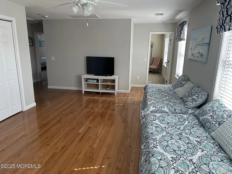 211 Trenton Ave — Photo 19
