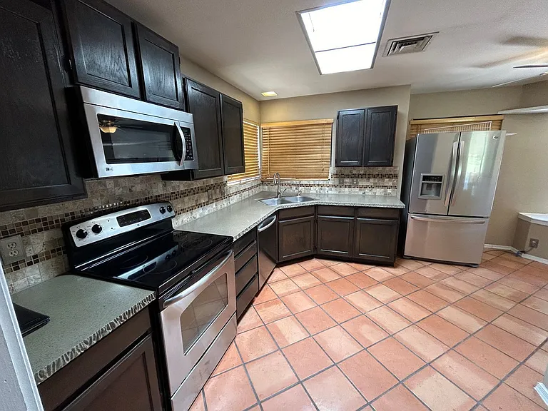 7511 W Kimberly Way — Photo 6