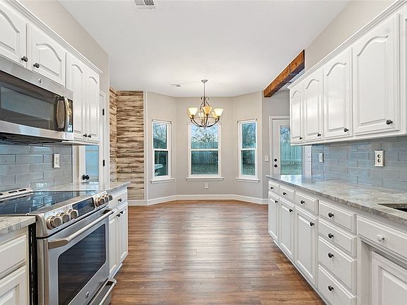 3rd image of 3908 SW Cherry Rd