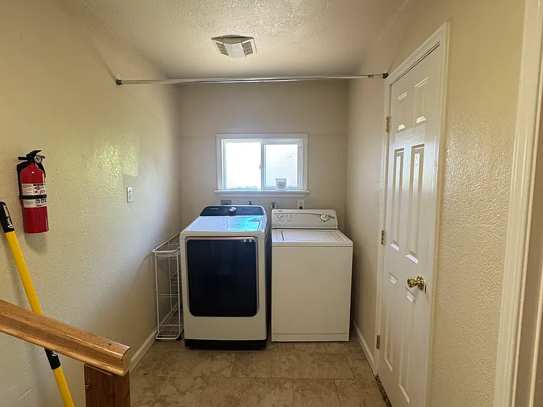 2230 Redwood St — Photo 12