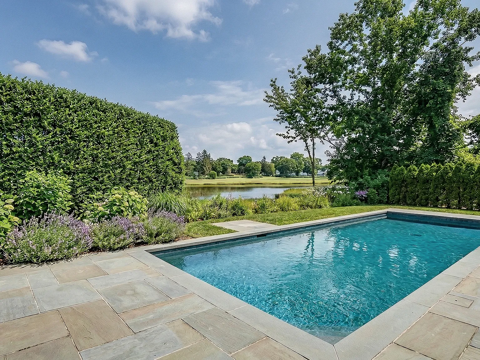 Serene Sag Harbor Village Retreat — Photo 4