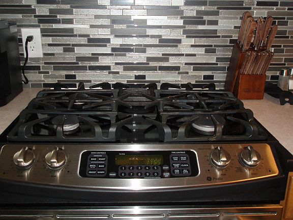 2nd image of 4822 Elm Dr N Unit 6