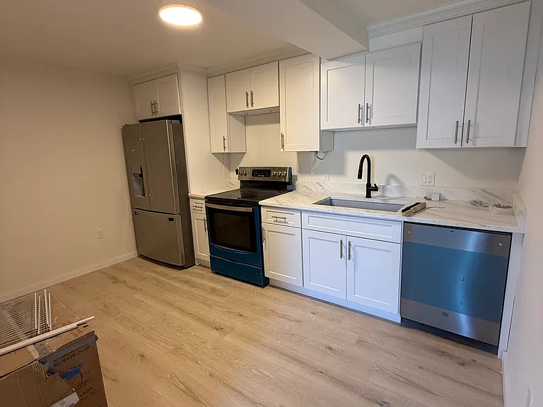 359 Lowell St #1 — Photo 10