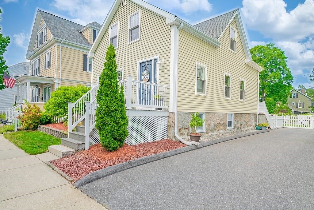 54 Tremont St, New Bedford, MA 02740 Zillow