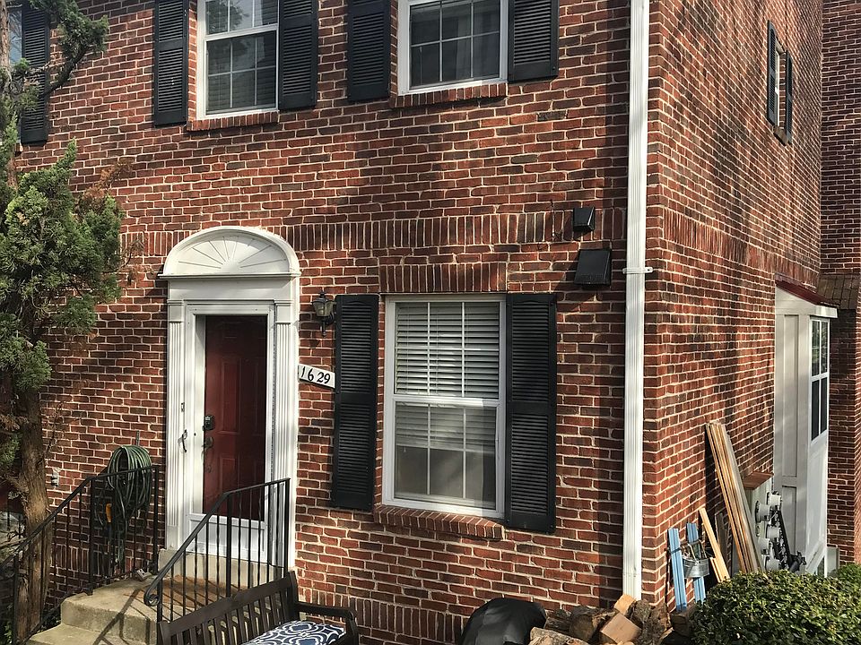 1st image of 1629 S Barton St #21