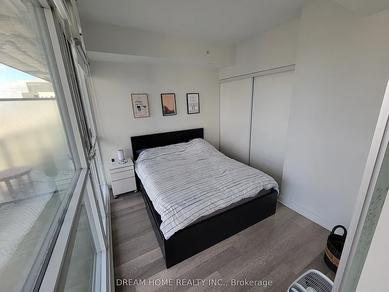 290 Adelaide St W #3812 — Photo 8