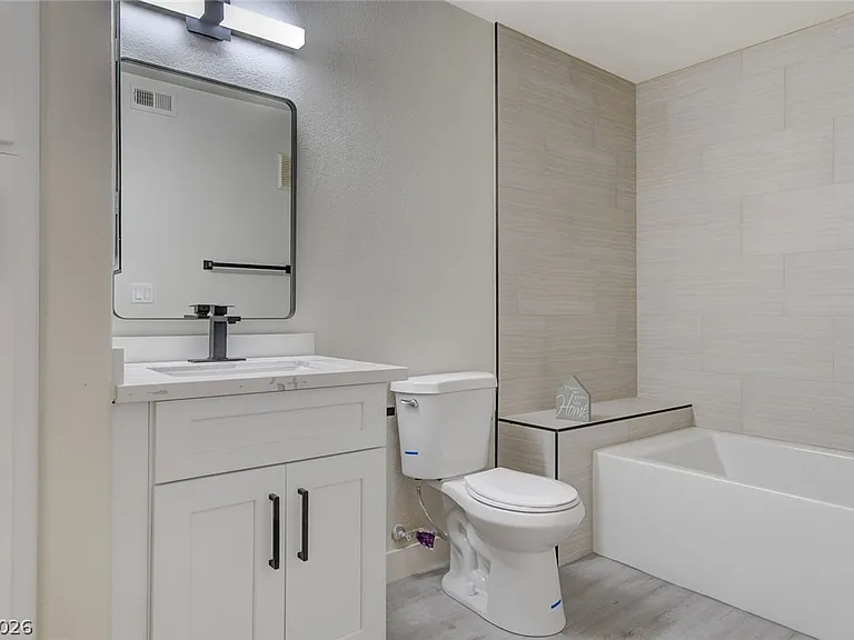 950 Seven Hills Dr #1422 — Photo 31