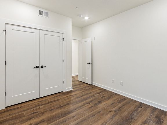 4th image of 1826 Frankford Ave APT 2
