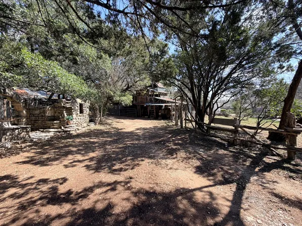 207 Hub Dr, Wimberley, TX 78676