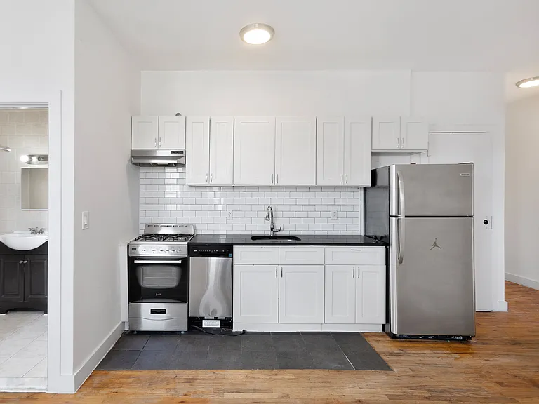 2342 Atlantic Ave #5D — Photo 7
