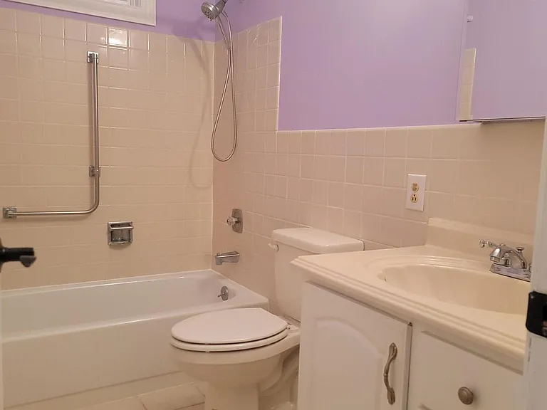 16 Chelsea Dr — Photo 36