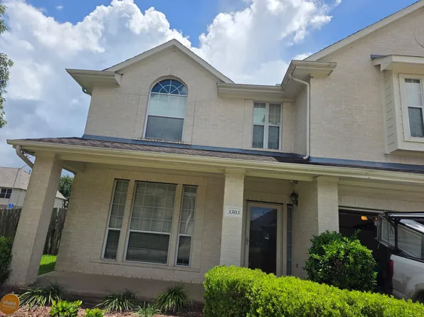 3303 Village Pond Ln, Fresno, TX 77545
