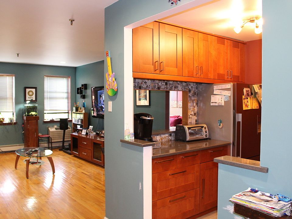 2nd image of 222 Columbia St APT 3A