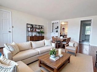 132 South St APT 2, Hyannis, MA 02601