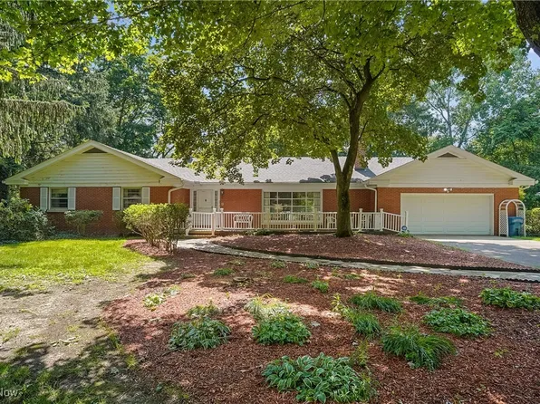 4780 Topper Hill Dr, Hubbard, OH 44425