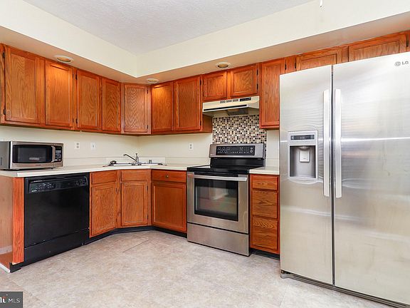 2nd image of 1510 Murray Pl