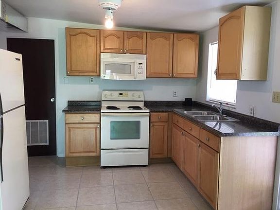 5th image of 5202 Hill Dr