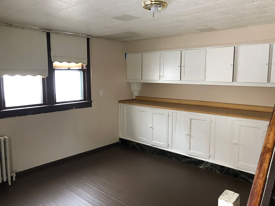 1st image of 212 N 4th St