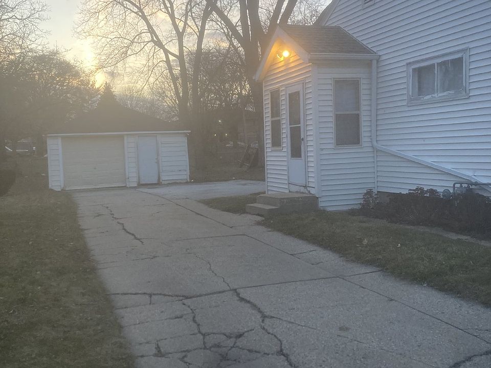 2nd image of 5731 N 62nd St