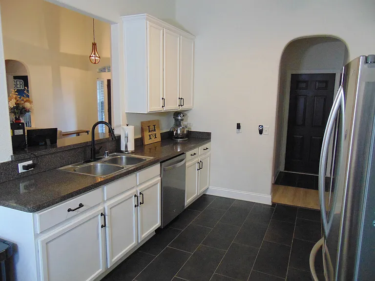 533 Mattie Ln — Photo 7