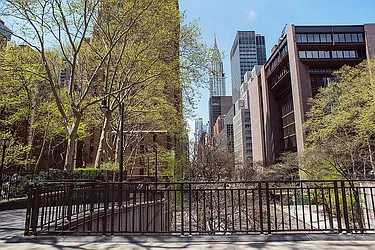 Rented by R New York