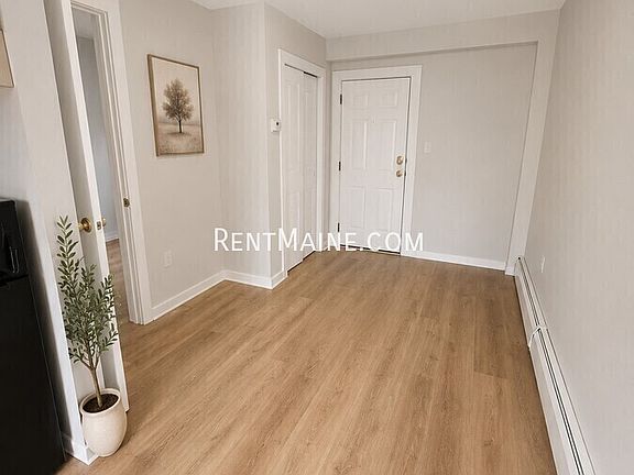 3rd image of 176 Augusta Rd APT 5