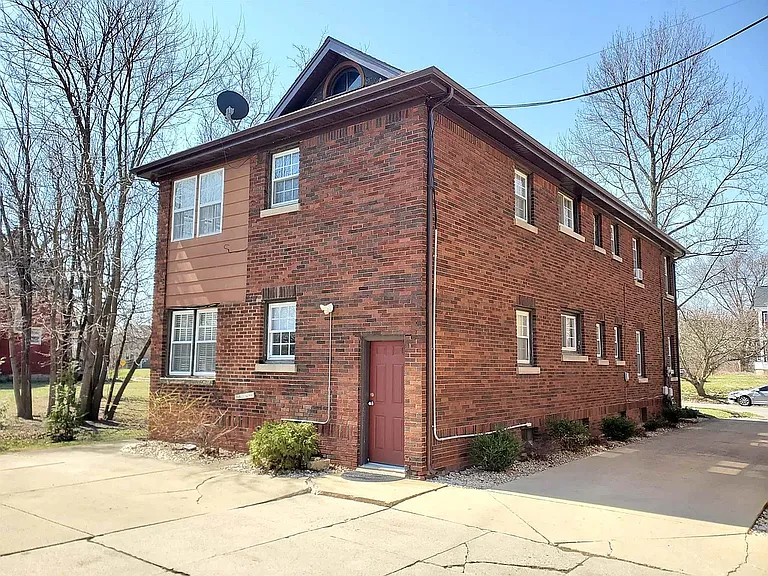 722 Seminary St — Photo 9