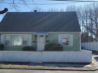 18 Pengrove St FLOOR 2, Cranston, RI 02920