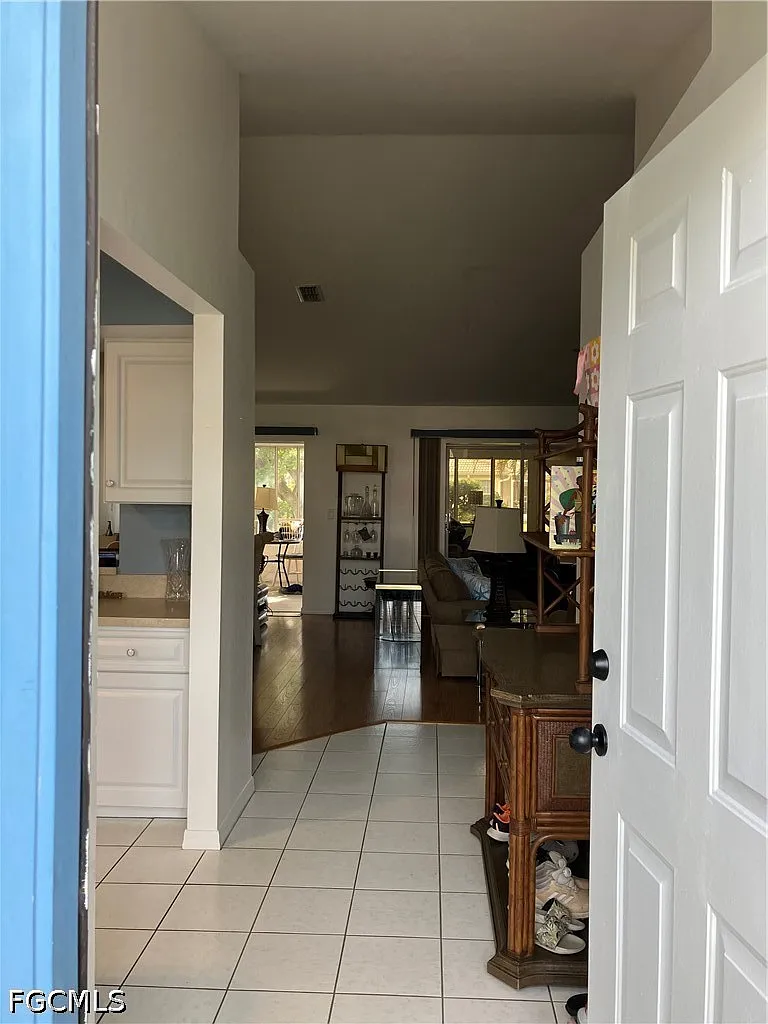 2 bed, 2.0 bath, 1237 sqft, $3,000 — Photo 4