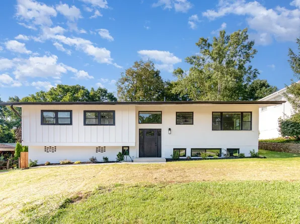 5635 Treeview Dr, Cincinnati, OH 45238