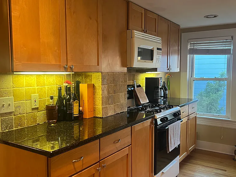 20 Lathrop Ave — Photo 2
