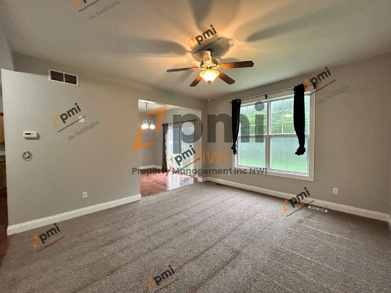 4 bed, 2.5 bath, 878 sqft, $2,400 — Photo 4