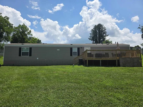 112 Needle Ln, Montana Mines, WV 26586