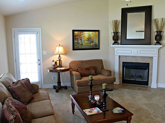 3rd image of 123 Coach Glen Ln