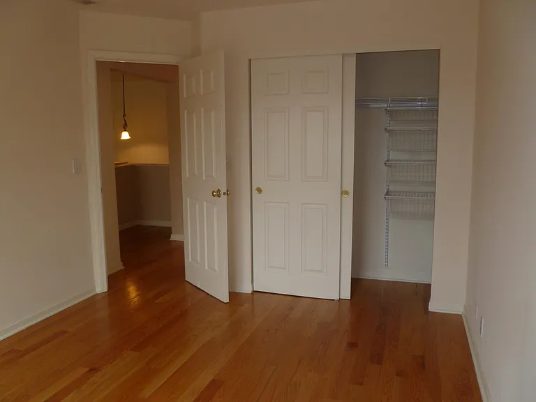 941 Bromley Pl — Photo 6