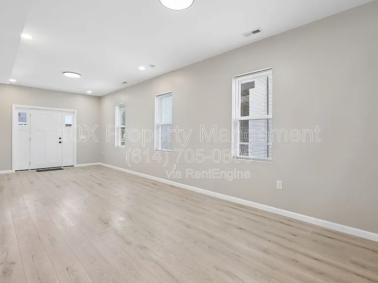 1209 E Whittier St #E — Photo 4