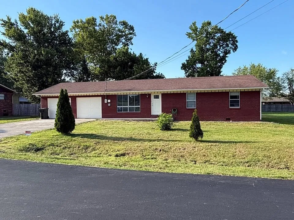 222 Little Pigeon Dr