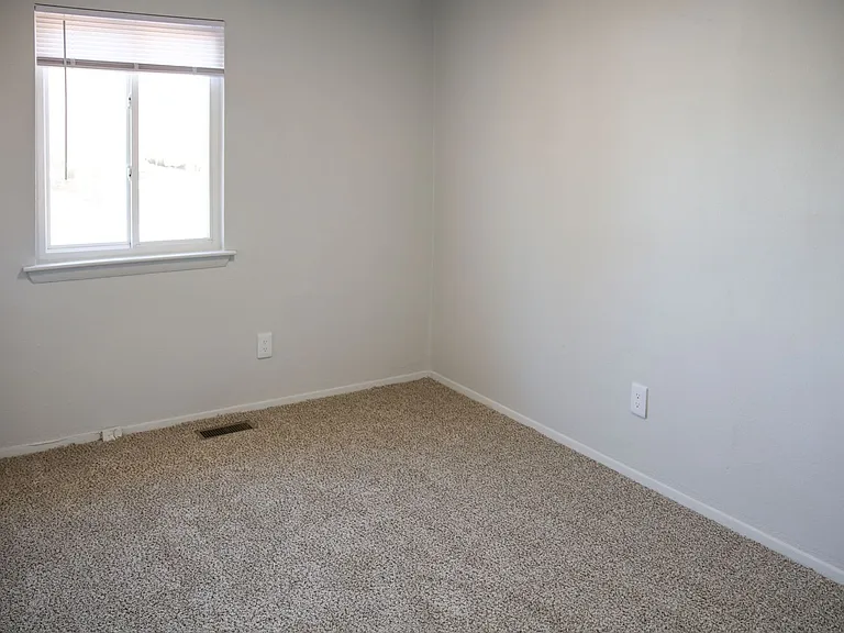 Aden Park Apartments — Photo 53