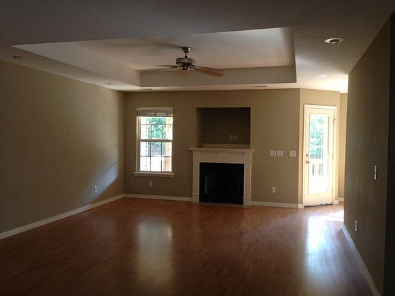 4th image of 6 Buckingham Dr