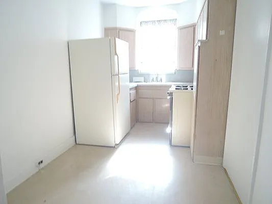 Rented by NYLA Realty | media 2