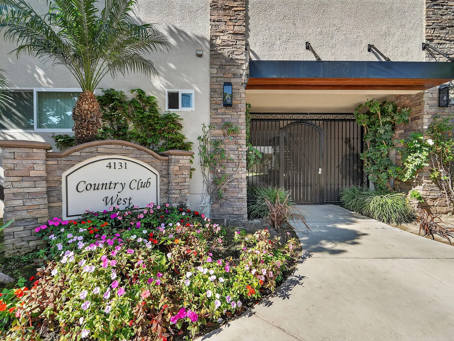 Country Club West — Photo 1