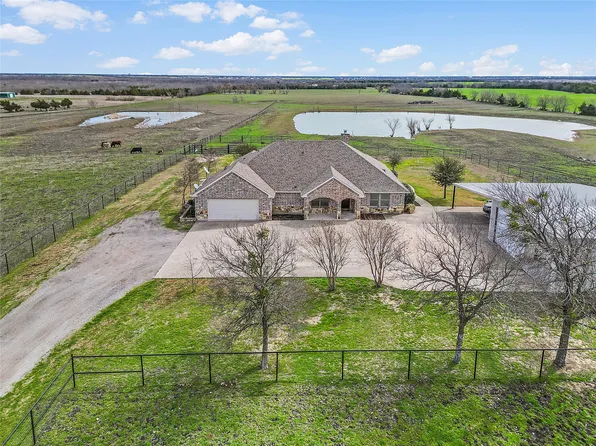 304 Canales Rd, Nevada, TX 75173