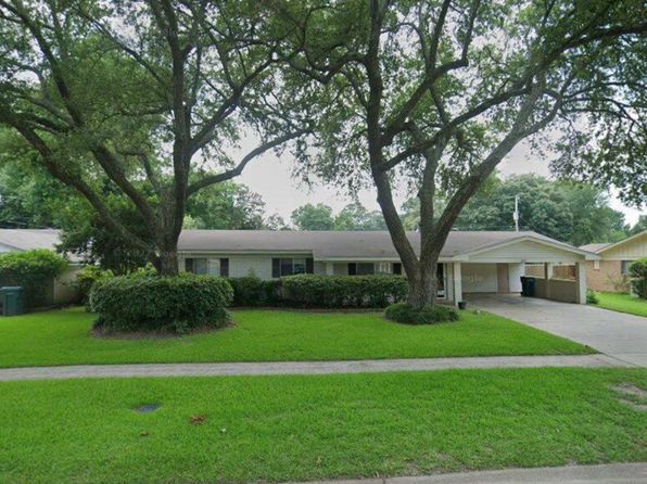 2327 Bienville Dr