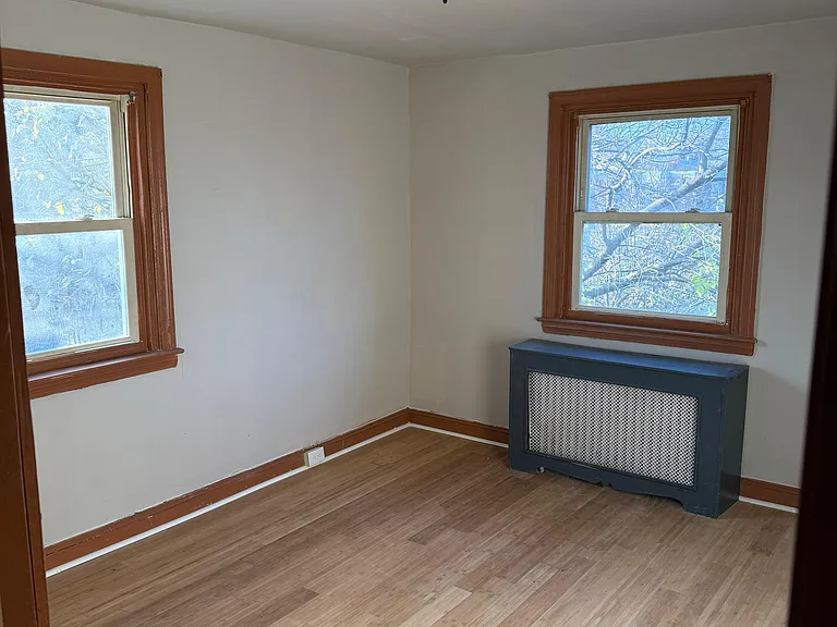 216 E 24th St #1 — Photo 9
