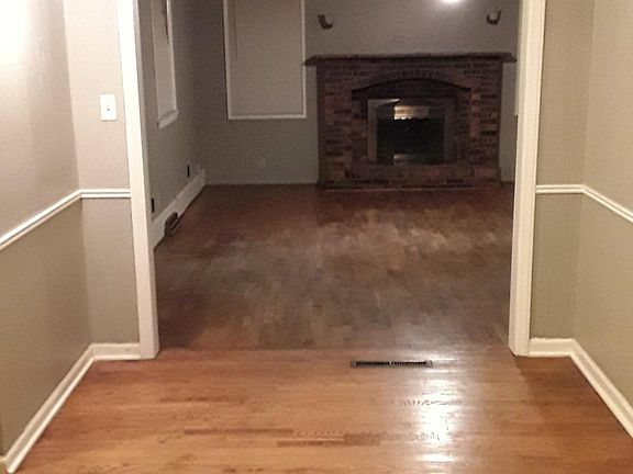 4th image of 13127 Ashland Ave
