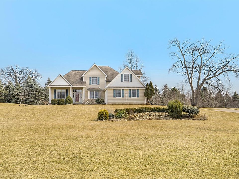 1st image of 96 Fox Hill Ct