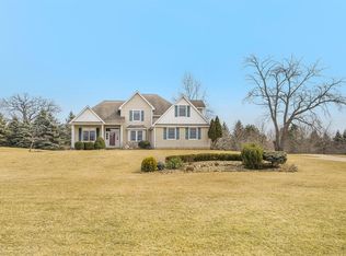 96 Fox Hill Ct, Chelsea, MI 48118