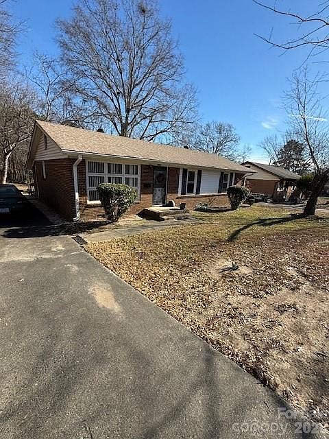 1st image of 3528 Merrill Pl
