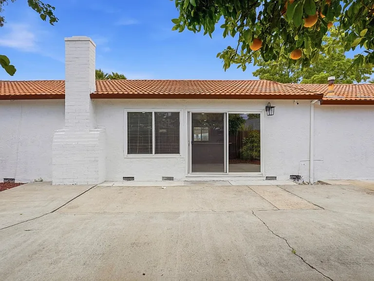 1857 Macduee Way — Photo 34