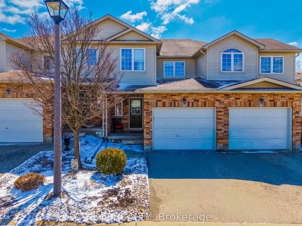 105 Bard Blvd #40, Guelph, ON N1L 0E2